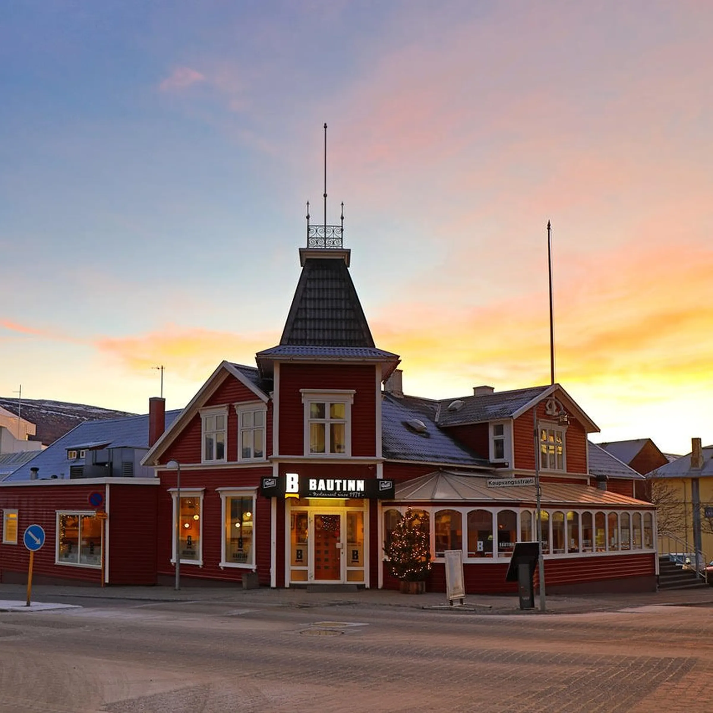 Bautinn on Hafnarstræti 92